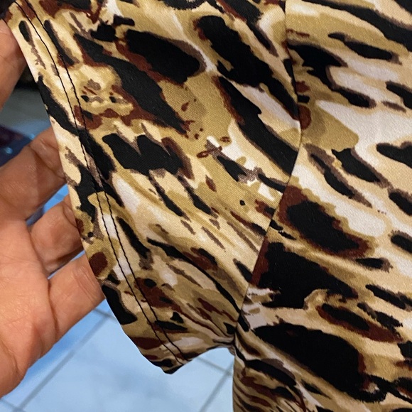Animal print blouse by notations size L - Picture 5 of 6